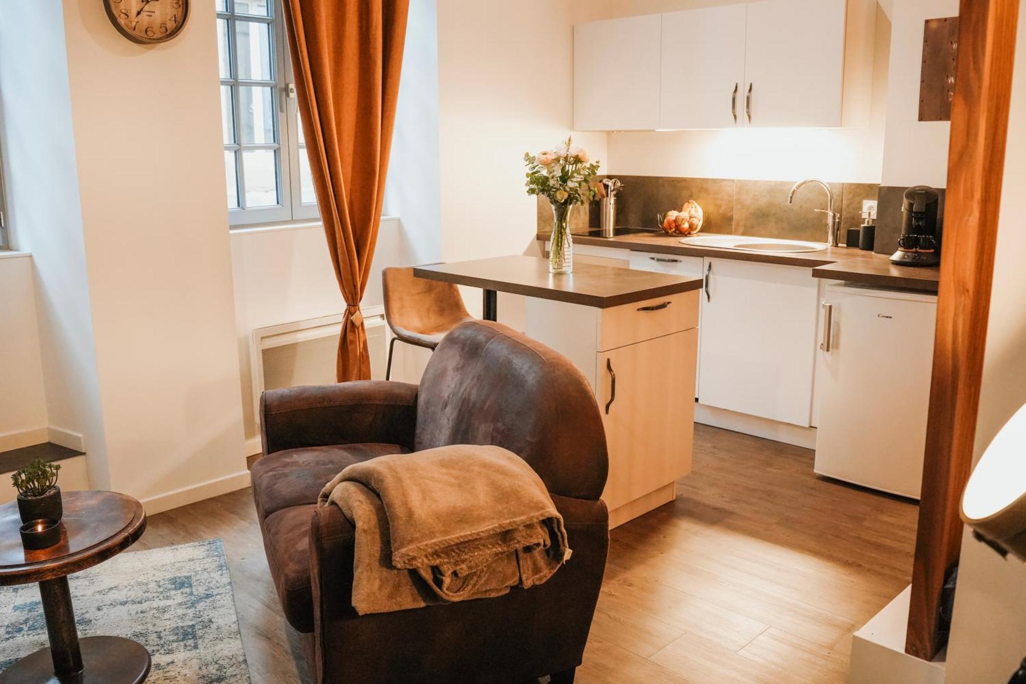 Apartamento -Jungle- Chaleureux Cosy Equipé Centre Historique Brive-la-Gaillarde Exterior foto